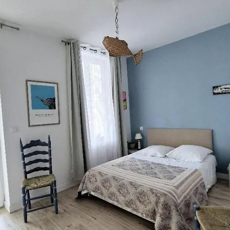 Casa de Férias Grande Maison Au Coeur De La - 10 Pers. - Fr-1-879-11